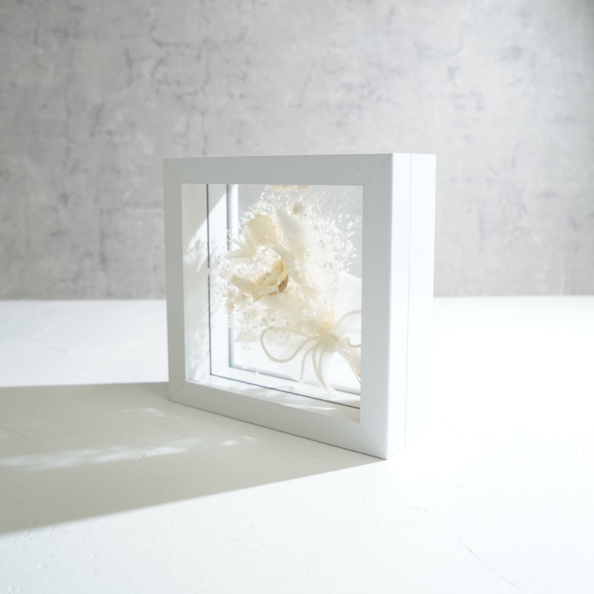 【ホワイト】フレームフラワー Mサイズ 花束タイプ FM-27≪限定1点≫