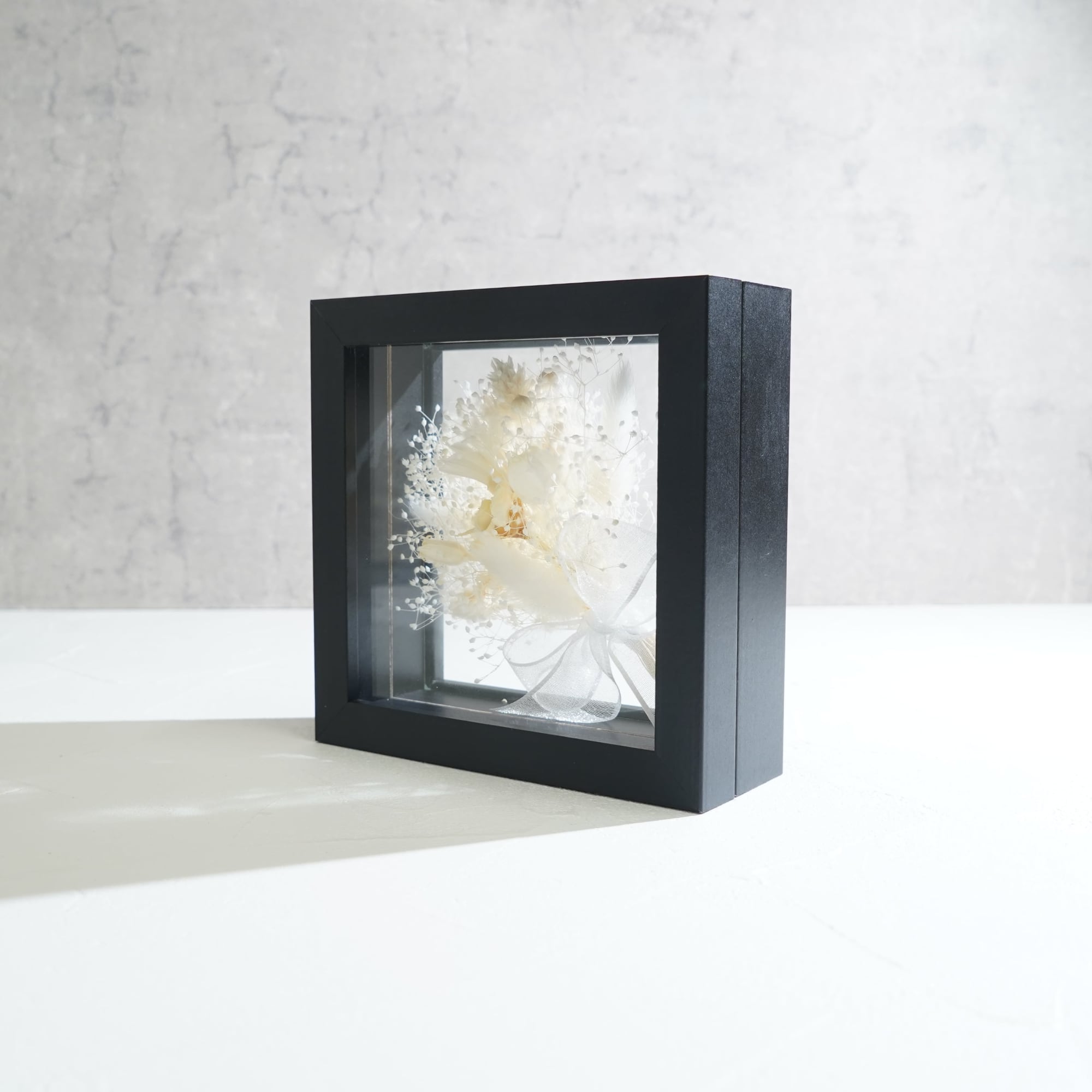 【ホワイト】フレームフラワー Mサイズ 花束タイプ FM-28≪限定1点≫