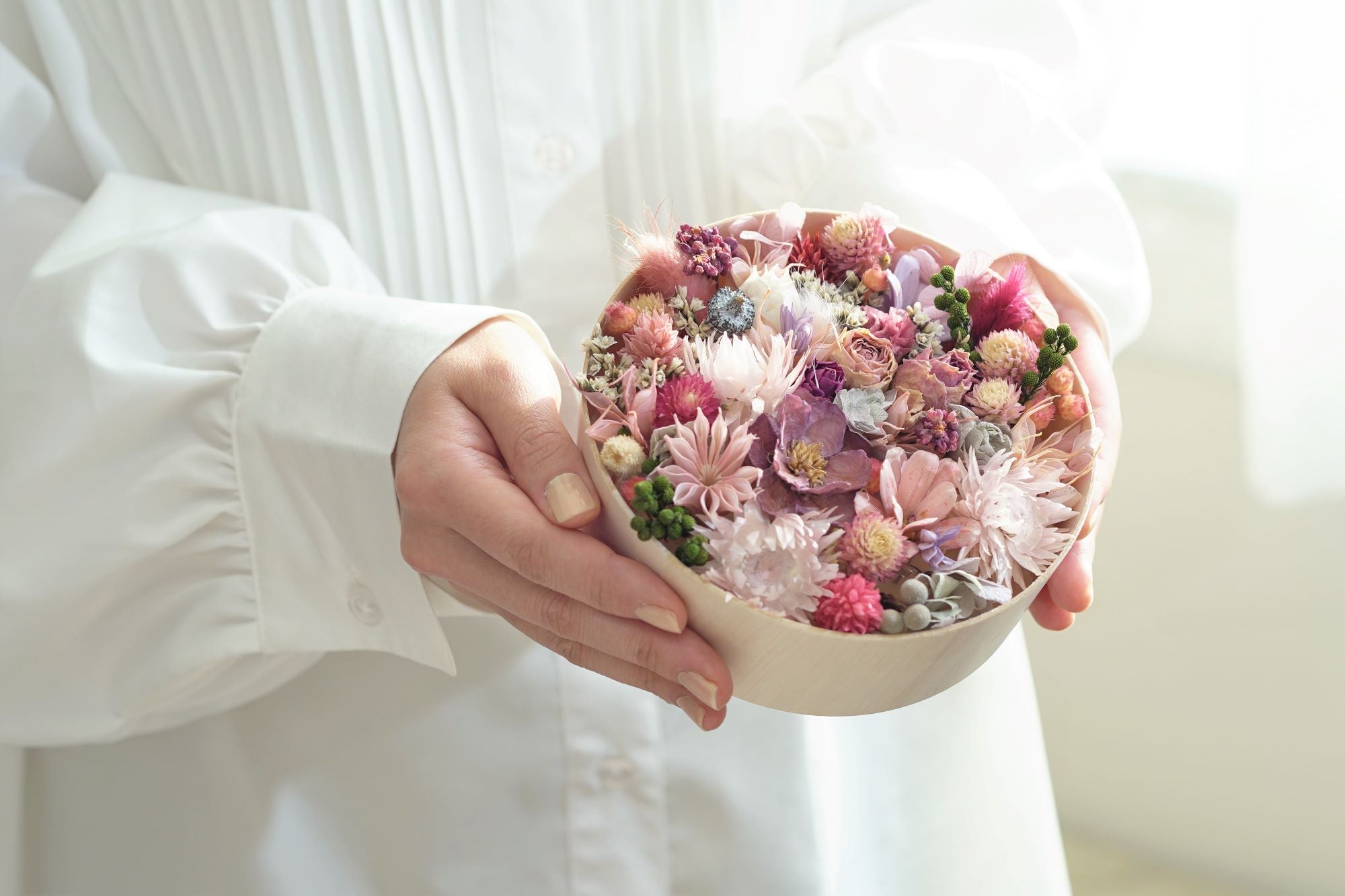 誕生日に最適なドライフラワープレゼントは？ドライフラワー専門店が選び方やおすすめ商品を解説