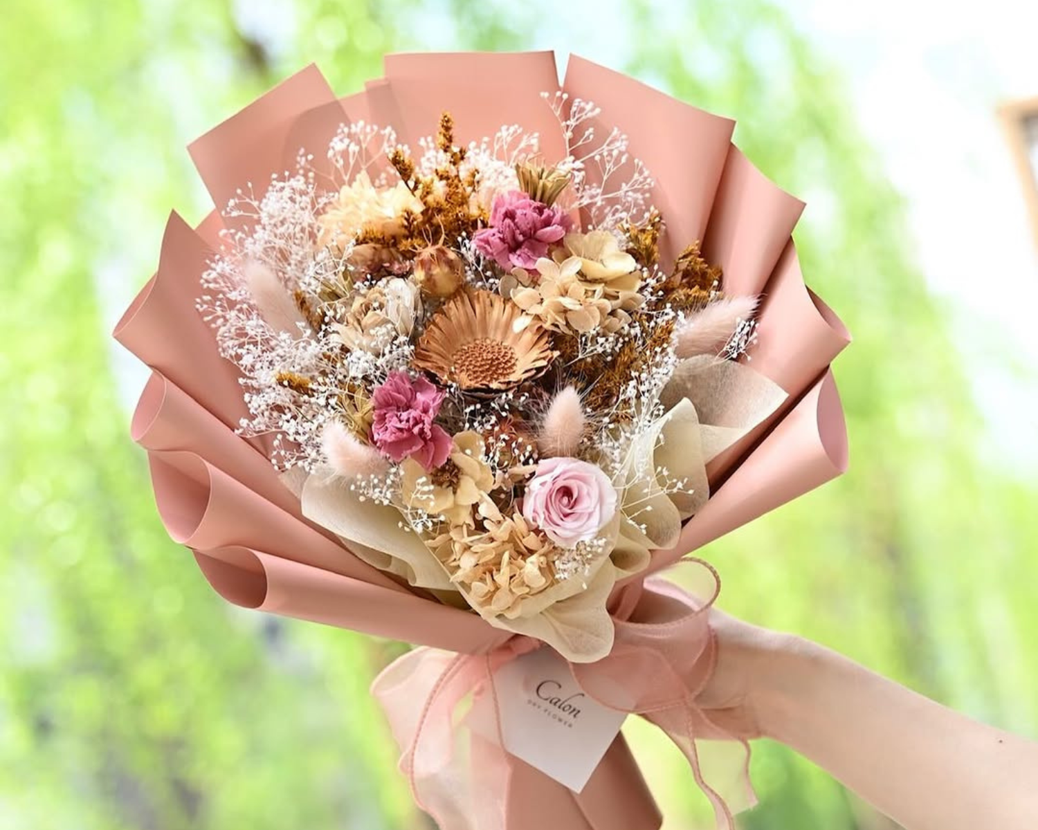 【予算別】ドライフラワーギフトのおすすめ7選｜1万円以内で喜ばれるセンスのいい贈り物