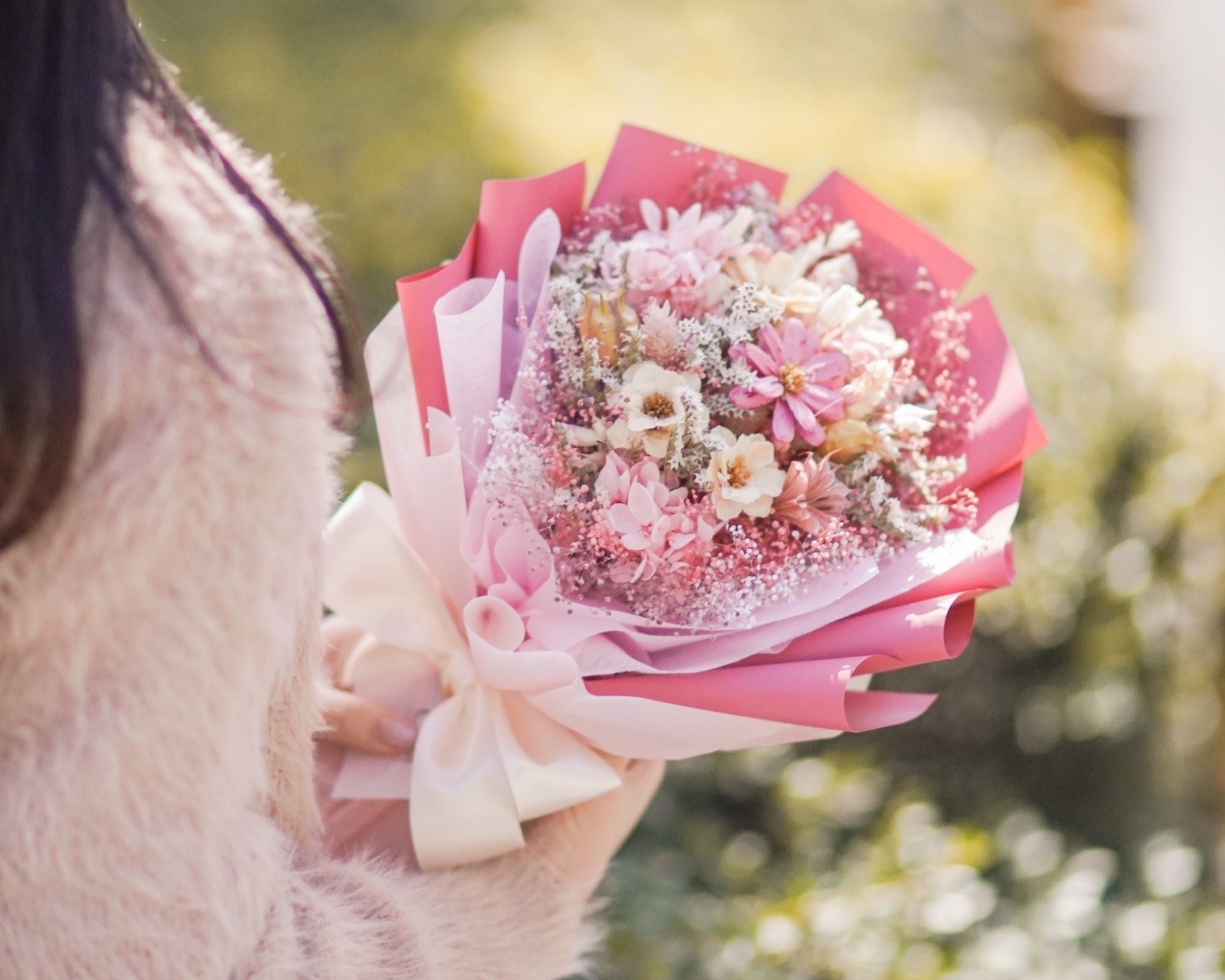 記念日やホワイトデーに！女性が喜ぶドライフラワープレゼント ベスト5