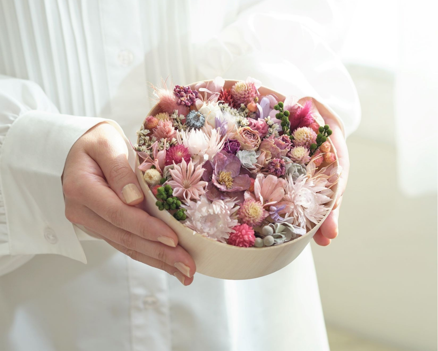 誕生日に最適なドライフラワープレゼントは？ドライフラワー専門店が選び方やおすすめ商品を解説