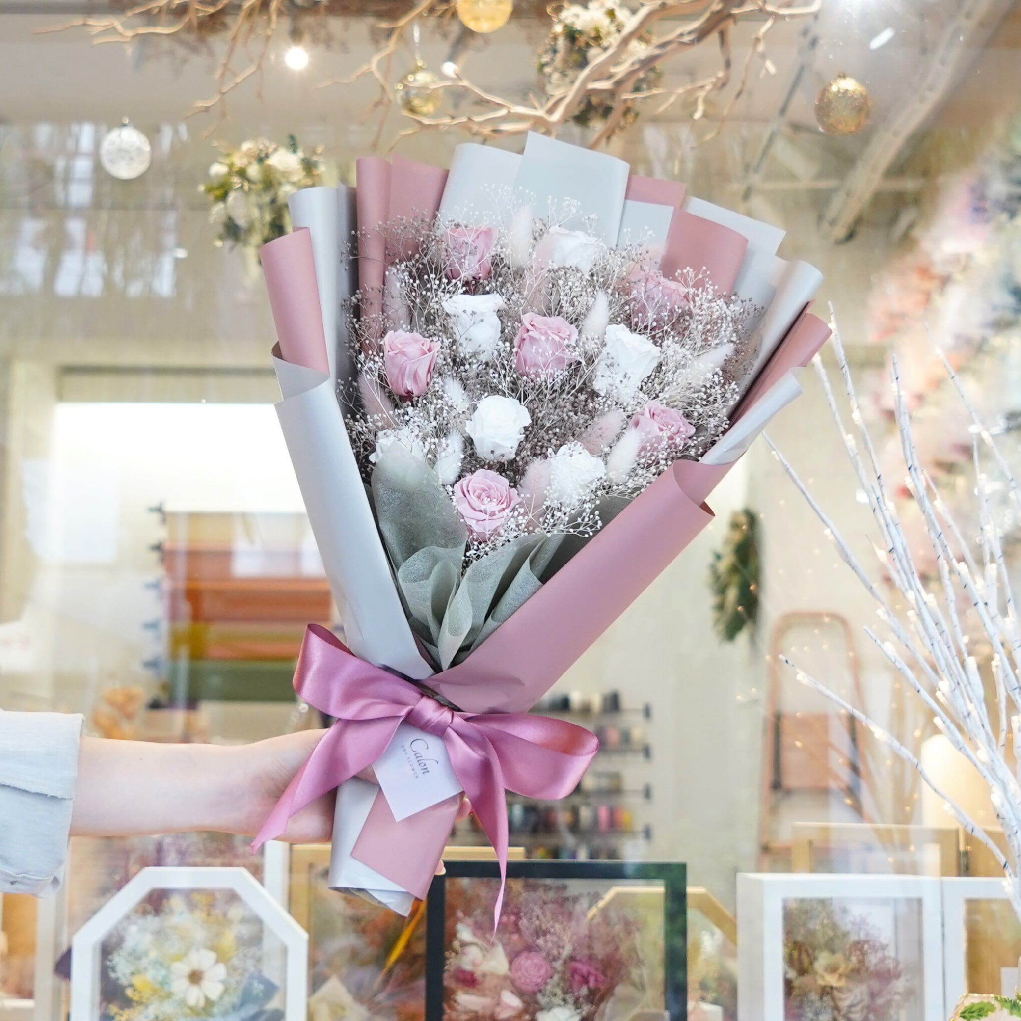 【プロポーズ・記念日】プリザーブドローズの枯れない花束(12本の薔薇/ピンクベージュ)